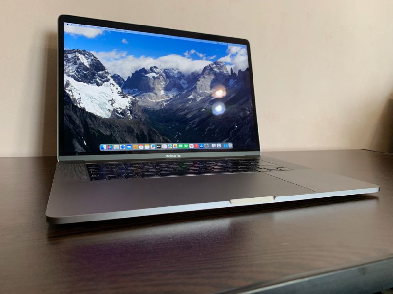 MacBook Pro 2019 16 inch Core i9 1TB SSD 16GB RAM 3