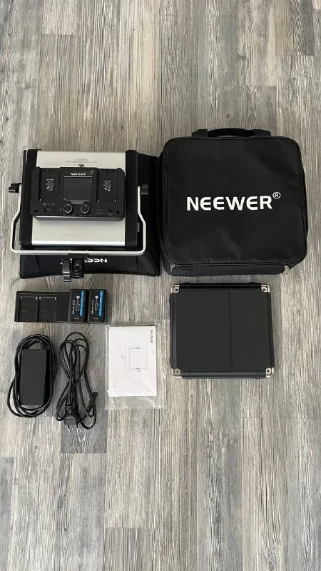 Видеосвет Neewer 660RGB 1