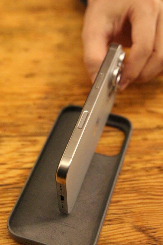 iPhone 16 Pro Natural Titanium 128 GB 4