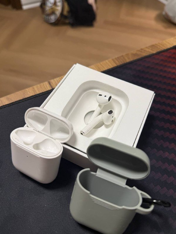 Apple Airpods 2 с беспроводным зарядным кейсом 2