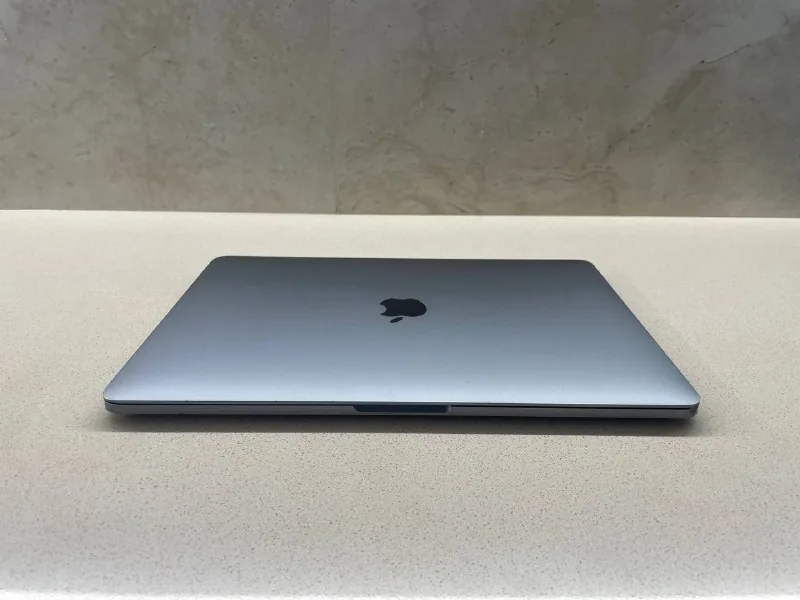 MacBook Pro 13″ 2017, 8 ГБ, SSD 256 ГБ 1