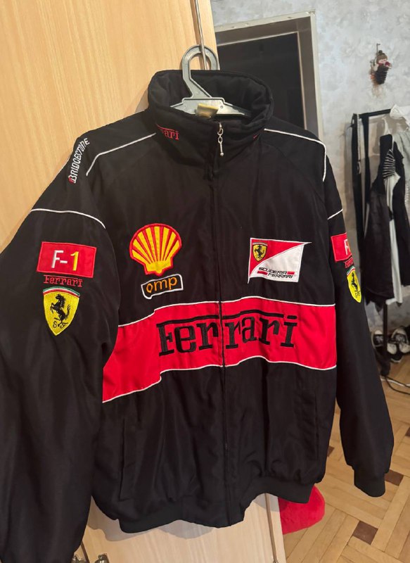 Куртка Ferrari размер M-L
