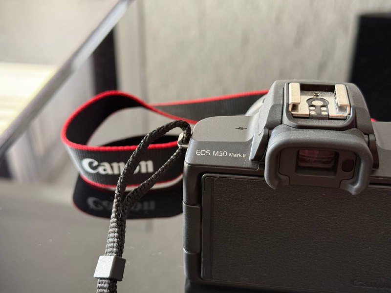 Canon EOS M50 Mark II, SD card, видеосвет, аудиорекордер и другие 5