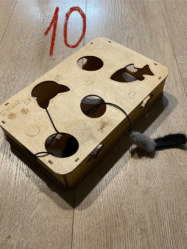 Бокалы, открывашка, венчик, лотки, шкатулка, когтеточка, игрушка, чайник, прихватки, банки, чесалка, весы, половник, нож, сапоги, сумка, кофта 6