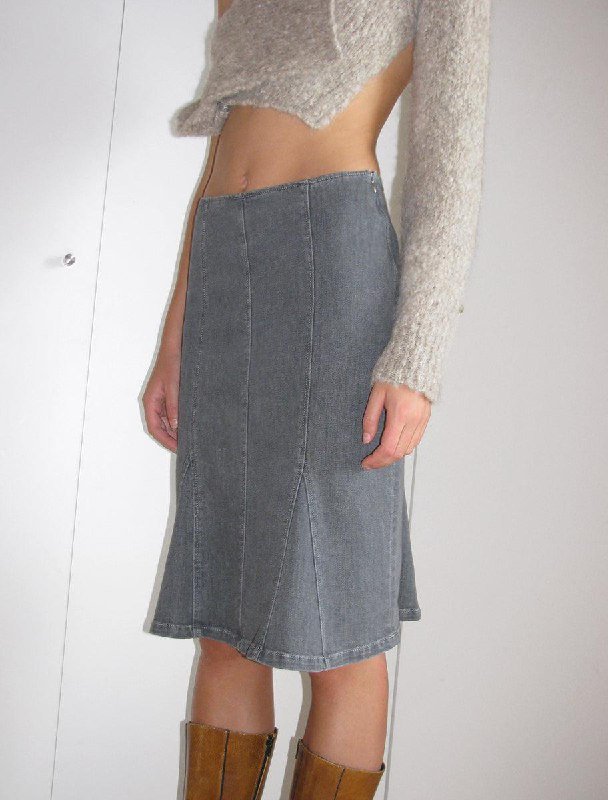 Коричневое мини-платье Weekday, джинсовая юбка Paloma Wool 4