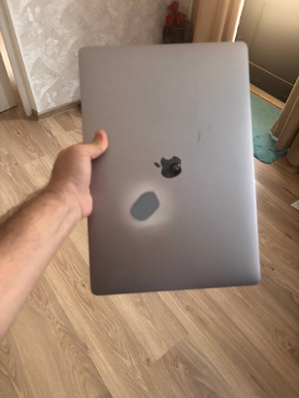 Macbook Pro 15.6 дюймов 2019 i7 16/500GB