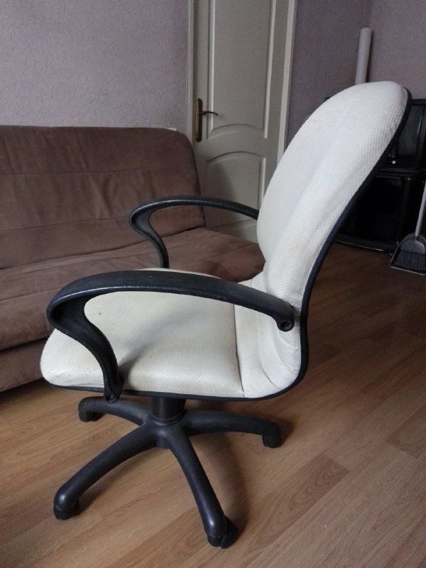Офисное кресло 2
