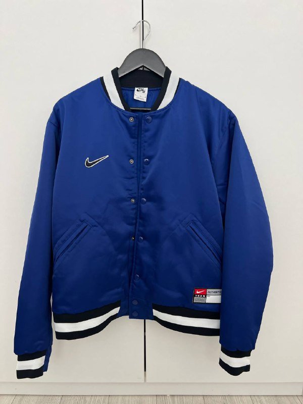 надувной круг с вишенками, надувная пицца, штатив, колонки Logitech Z150, Action camera GO PRO HERO 4, мужской бомбер NIKE, женская джинсовка, женский жилет JJXX 7