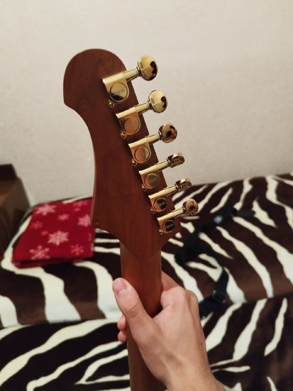 электрогитара JET JS-400 2