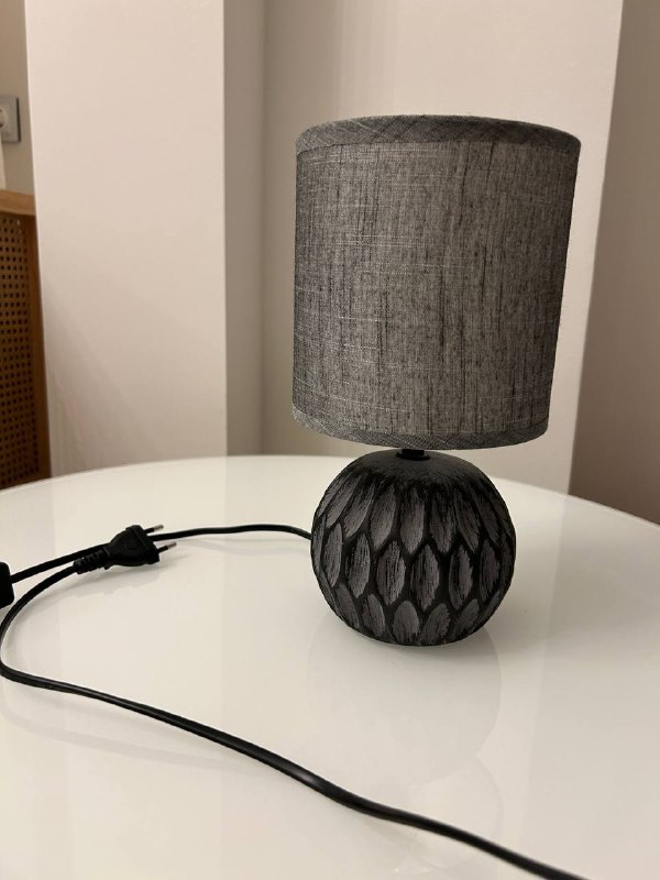 Рабочий стол, журнальный столик, кресло, лампа 8