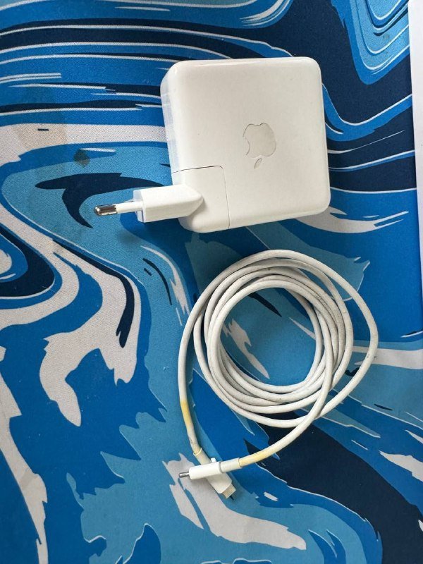 Макбук про 13 2017 i5 8GB 7