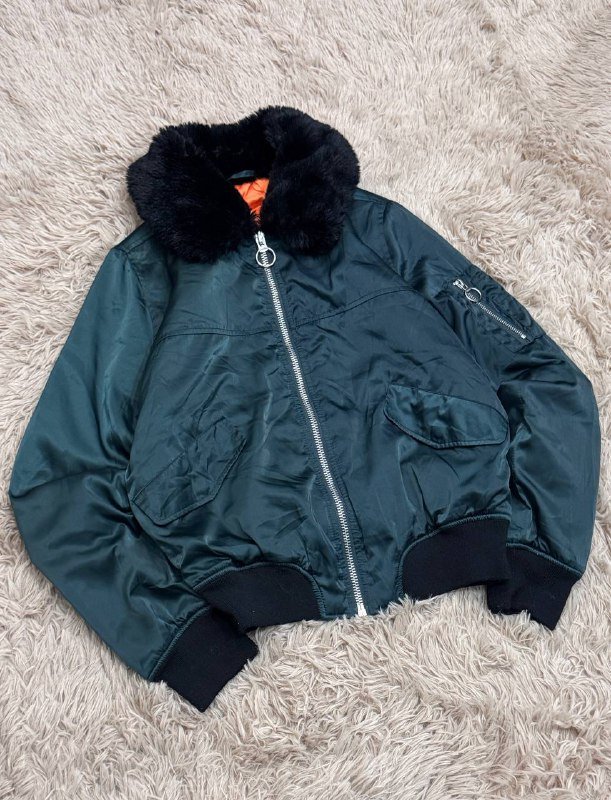 Женская куртка размер S 2