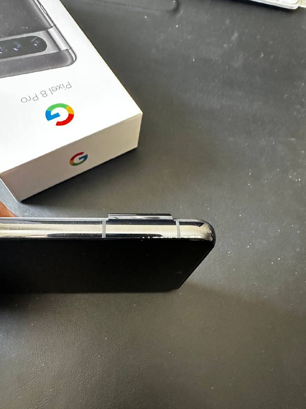 Google Pixel 8 Pro смартфон с аксессуарами 6