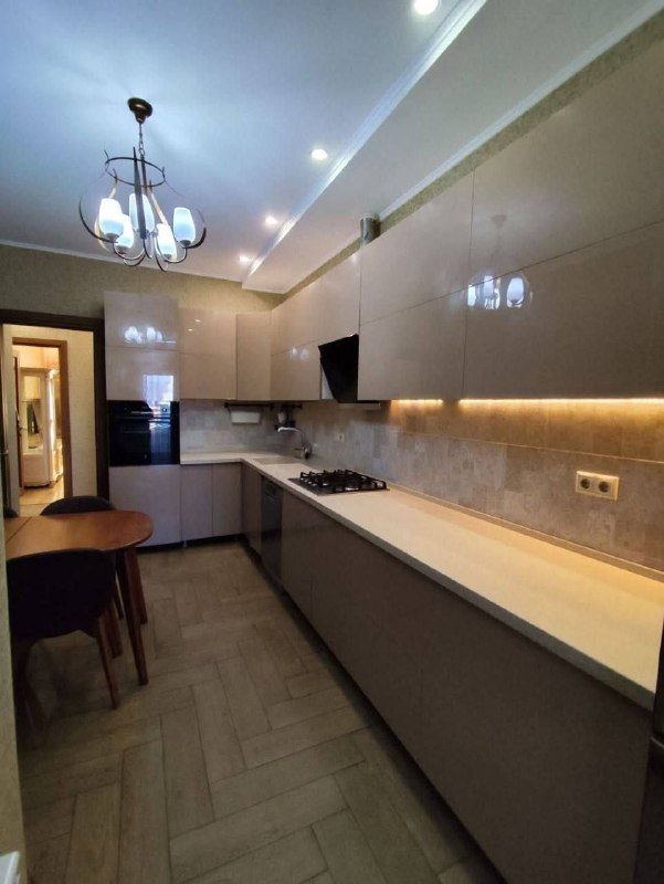 Сдам квартиру 3 спальни 102м2 у парка 6 мая 4