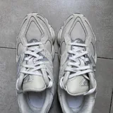 New Balance-ის კედები 3