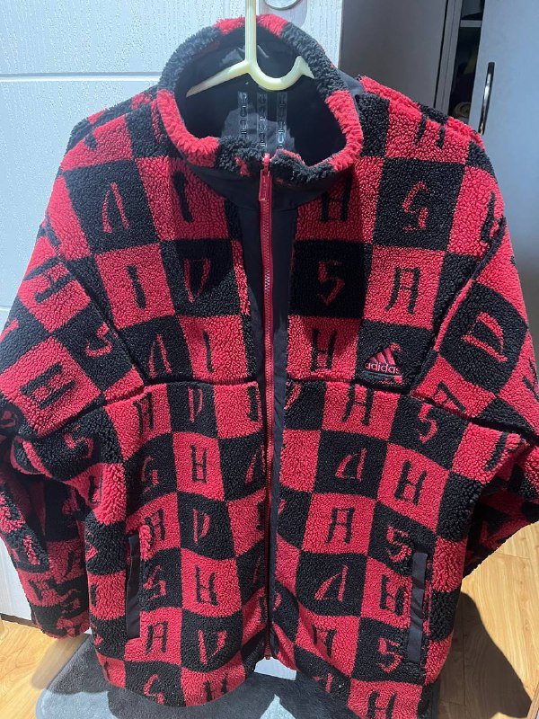 Двусторонняя adidas куртка boa sherpa