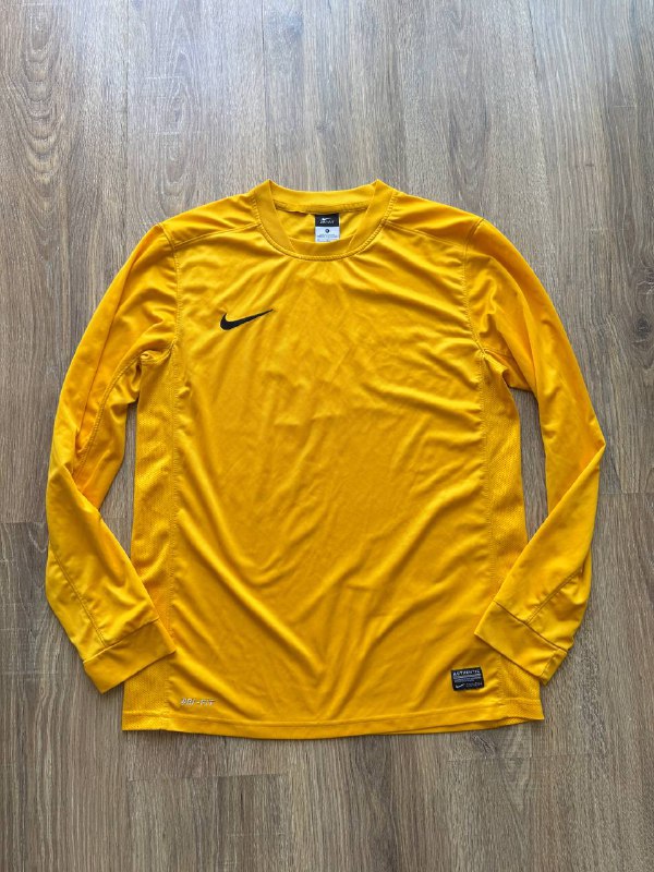 Винтажная рубашка, Плащ, Лонгслив, Рашгард, Джинсы, Оксфорды, Джинсы Levi’s, Лонгслив Nirvana, Штаны/шорты 4