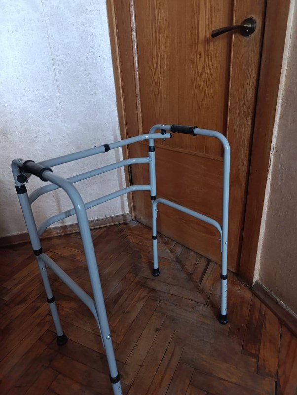 Ходунки, фиксаторы для ноги и тазобедренного сустава