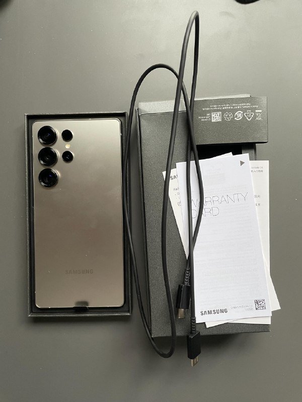 Samsung Galaxy S25 Ultra 256GB Titanium Grey со стилусом