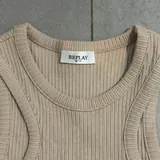 Бежевая майка Replay, футболка с принтом, черная майка Bershka 2