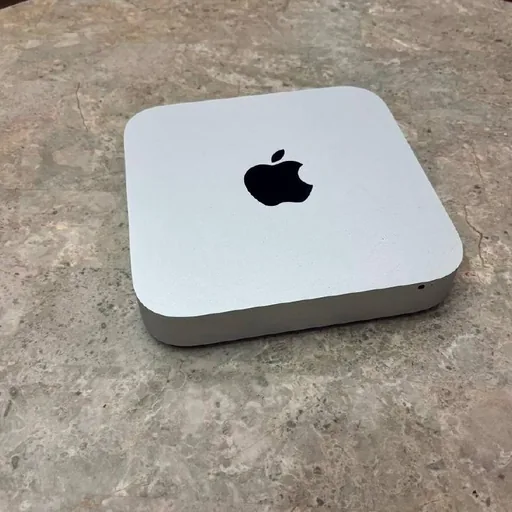Mac Mini, клавиатура, набор бокалов