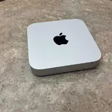 Mac Mini, клавиатура, набор бокалов 1