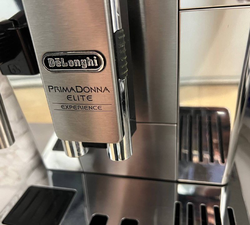 Кофемашинка DeLonghi PrimaDonna Elite Experience 4