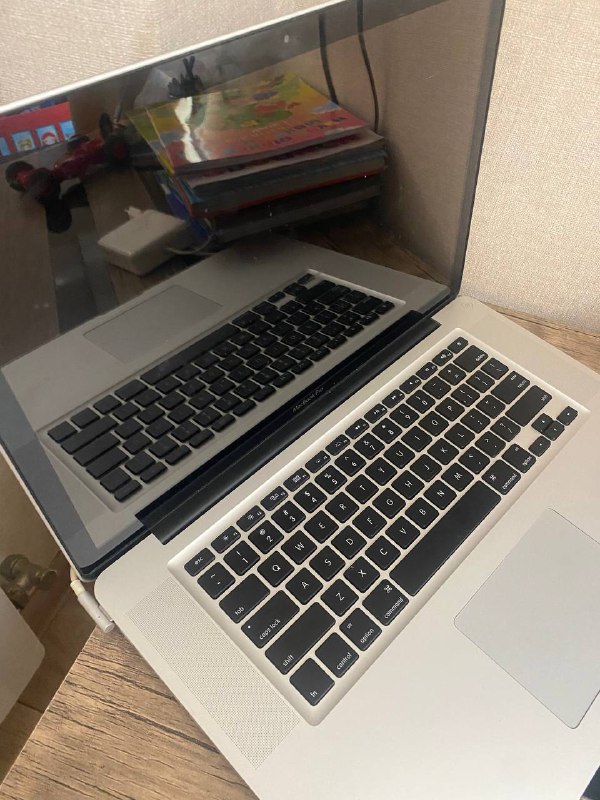 Ноутбук Apple MacBook Pro 15 late 2011 2