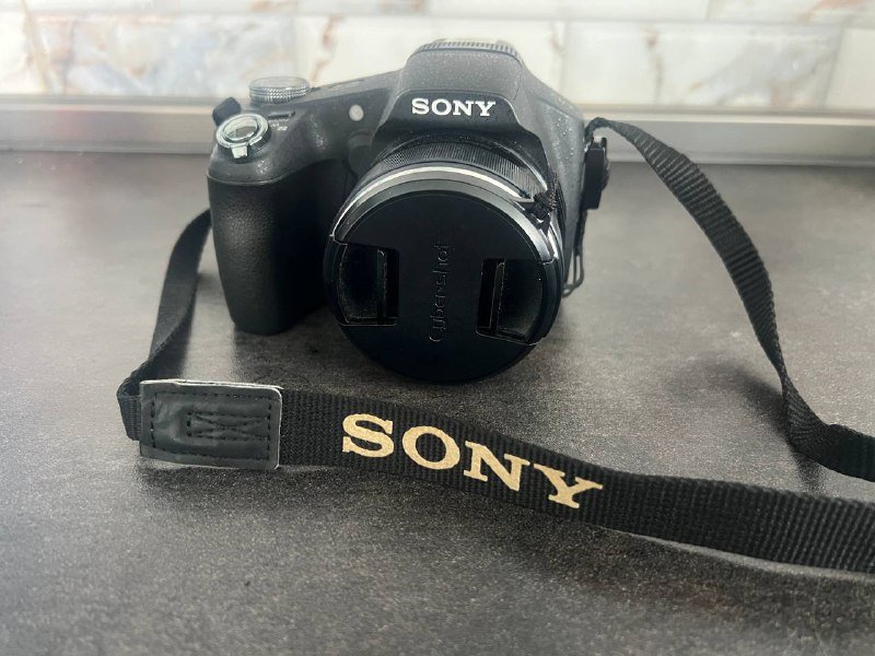 Цифровой фотоаппарат SONY с аксессуарами