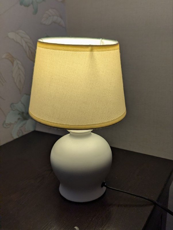 Настольная лампа