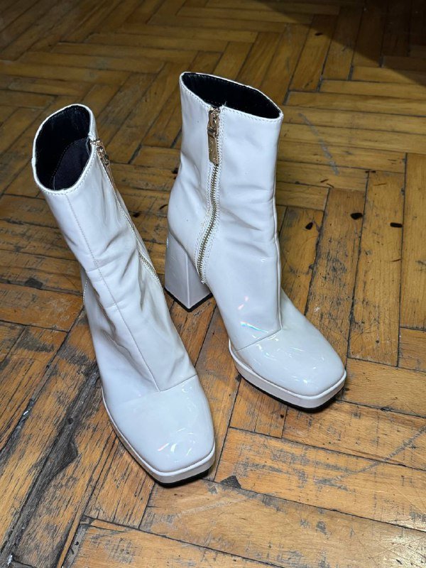 женские сапоги, кеды, босоножки, кроссовки