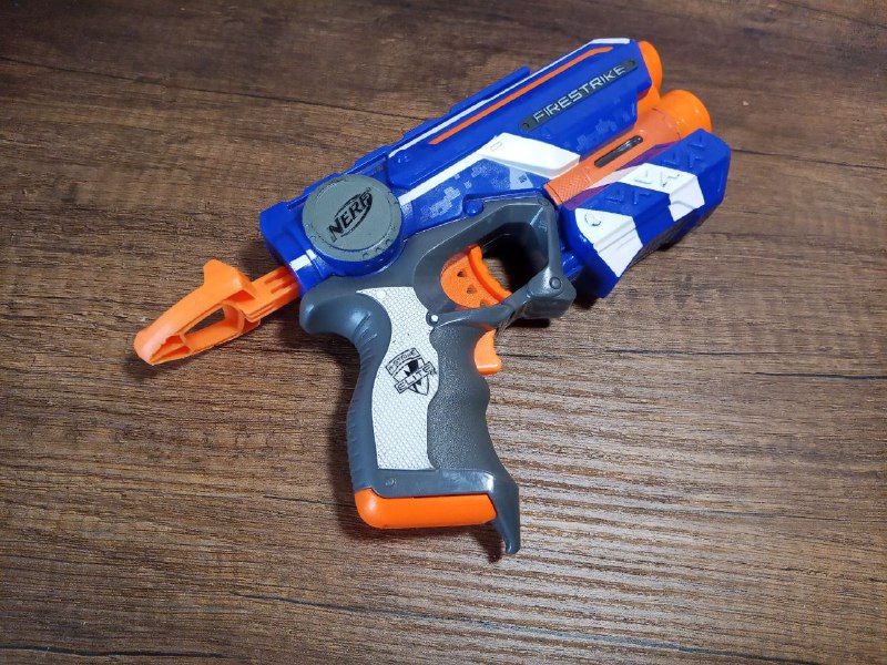 Nerf pistols and accessories 6