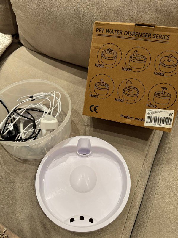 Фонтан-поилка для кошек с датчиком движения