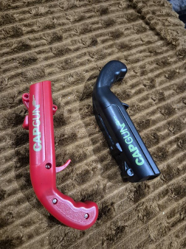 Настольные игры ЧПОК, Мемограм, New Phone, карты Таро Mythical Cats, открывалки Cap-Gun 5