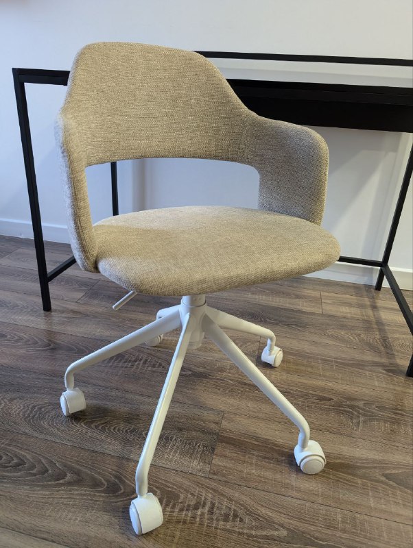 Офисный стул / Компьютерное кресло jysk 2