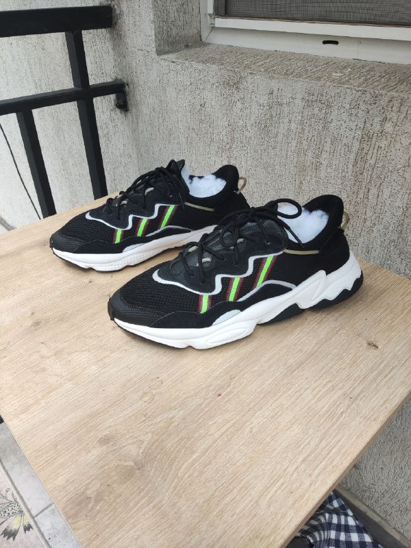 Мужские беговые кроссовки Adidas Ozweego 3