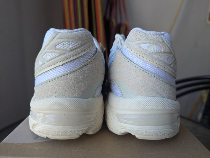 Женские кроссовки ASICS GEL-1130 4