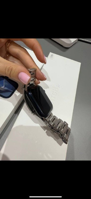 Apple Watch 9 45 мм черный, ремешки 4