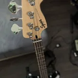 Бас гитара Squier By Fender, комбик Fender Rumbler 15 3