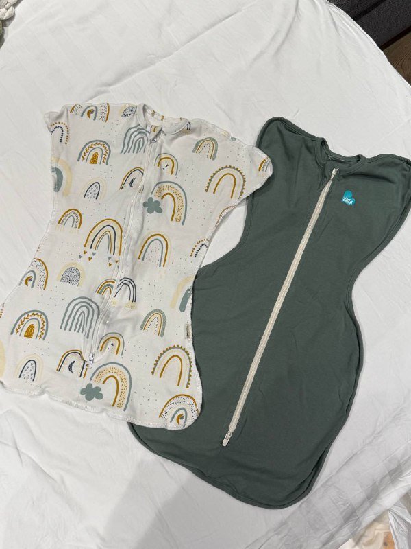 Два новых конверта для пеленания белый, зеленый