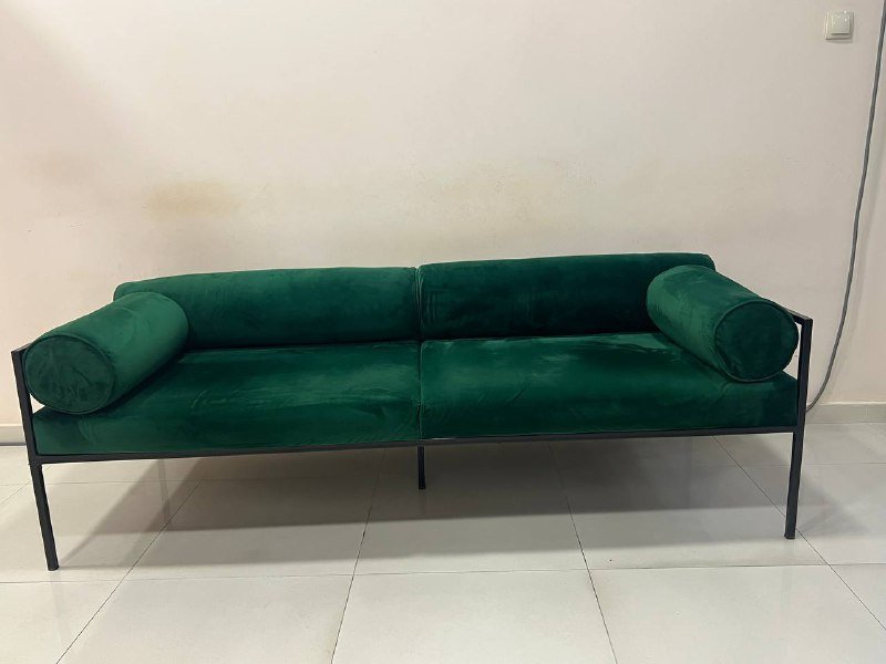 Диван бархатный зеленый 2/80