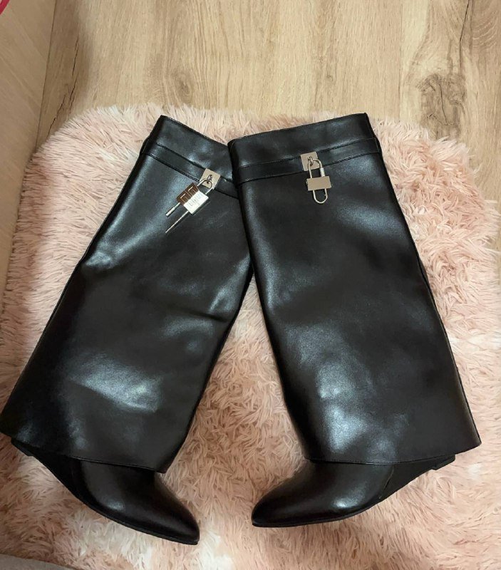 Женские черные кожаные сапоги размер 40