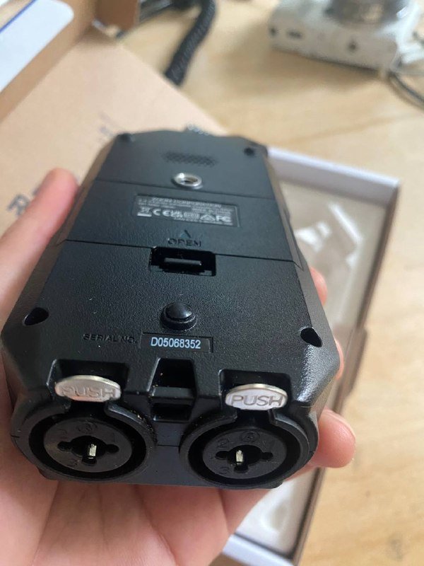 Zoom H4 Essential диктофон рекордер 3