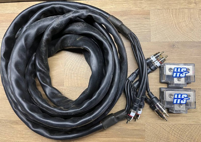 Upholster AMP  Mass 1.500 900 watts, RCA cable 4