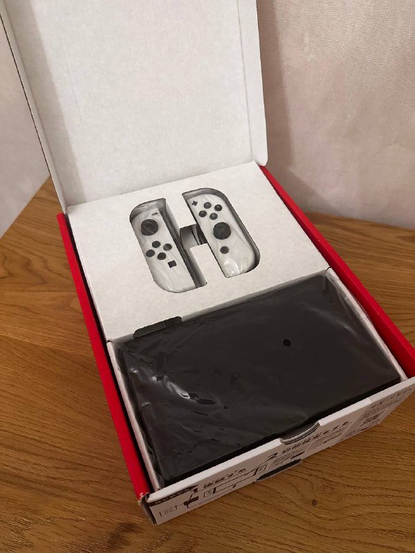 Nintendo Switch OLED White 2