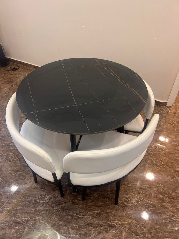 Кровати с тумбочками, микроволновка, телевизор смарт, шкафы, комплект для ванной, стол и 4 стула, холодильник 5