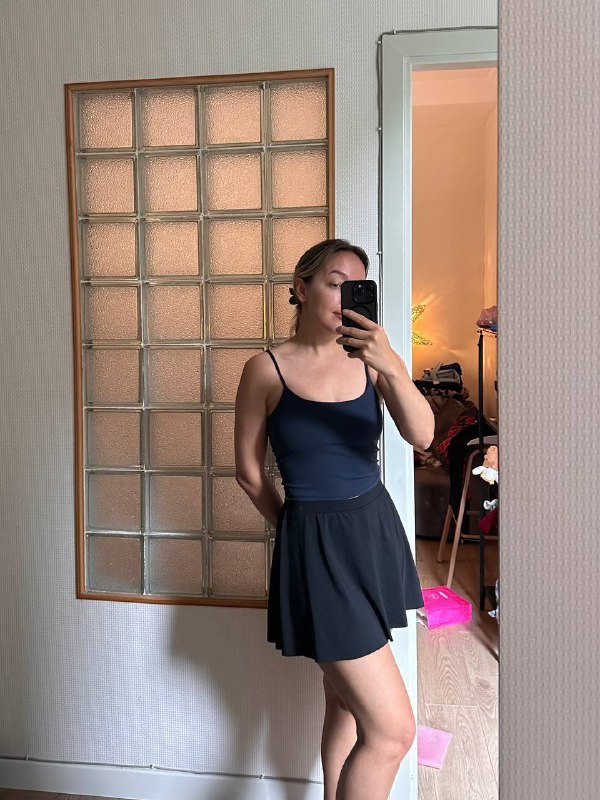 Спортивные костюм, шорты-юбка, лонгслив, лосины, скакалка, фитнес-ленты 2