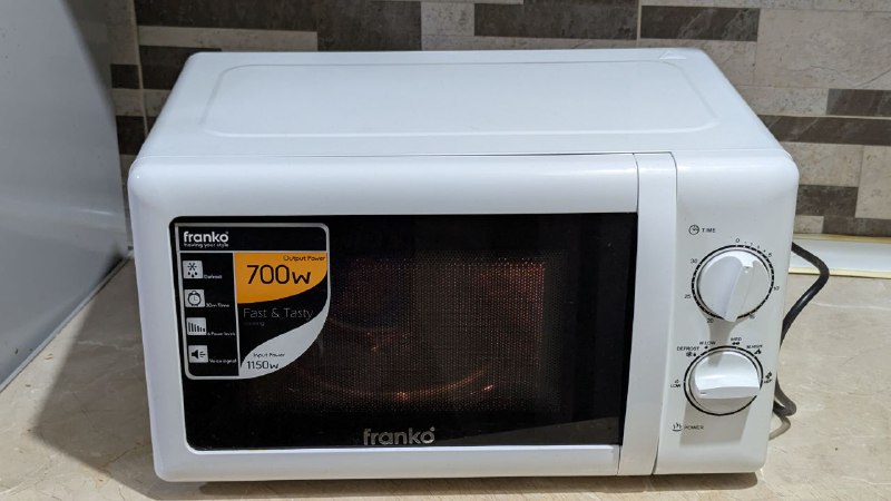 Монитор Dell S2421H, офисный стул, микроволновка Franko 3