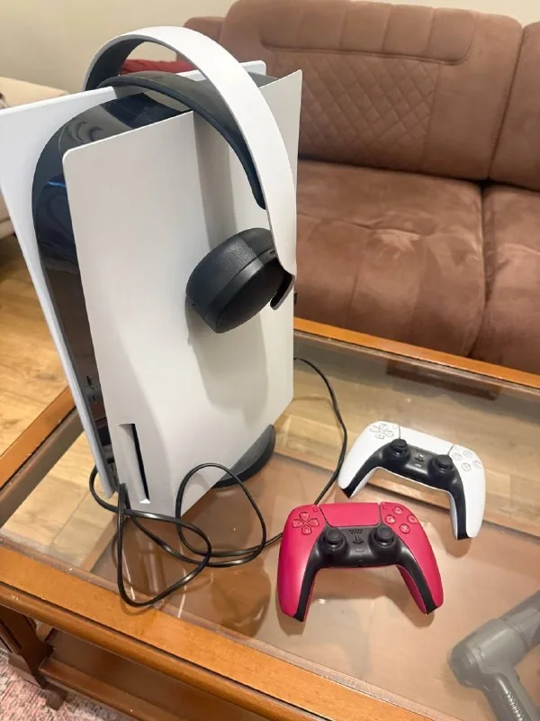 PlayStation 5 Disc Edition, DualSense, гарнитура Sony Pulse 3D 1