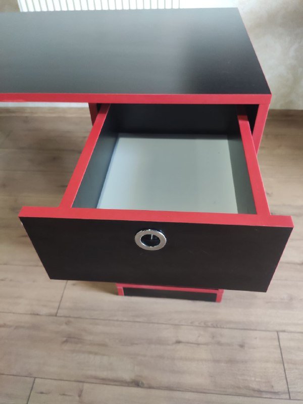 Компьютерный стол 3